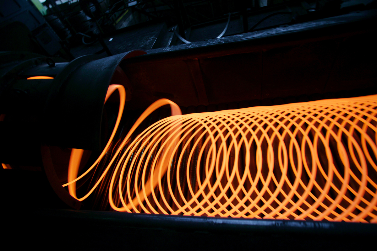 Machine with red hot coils