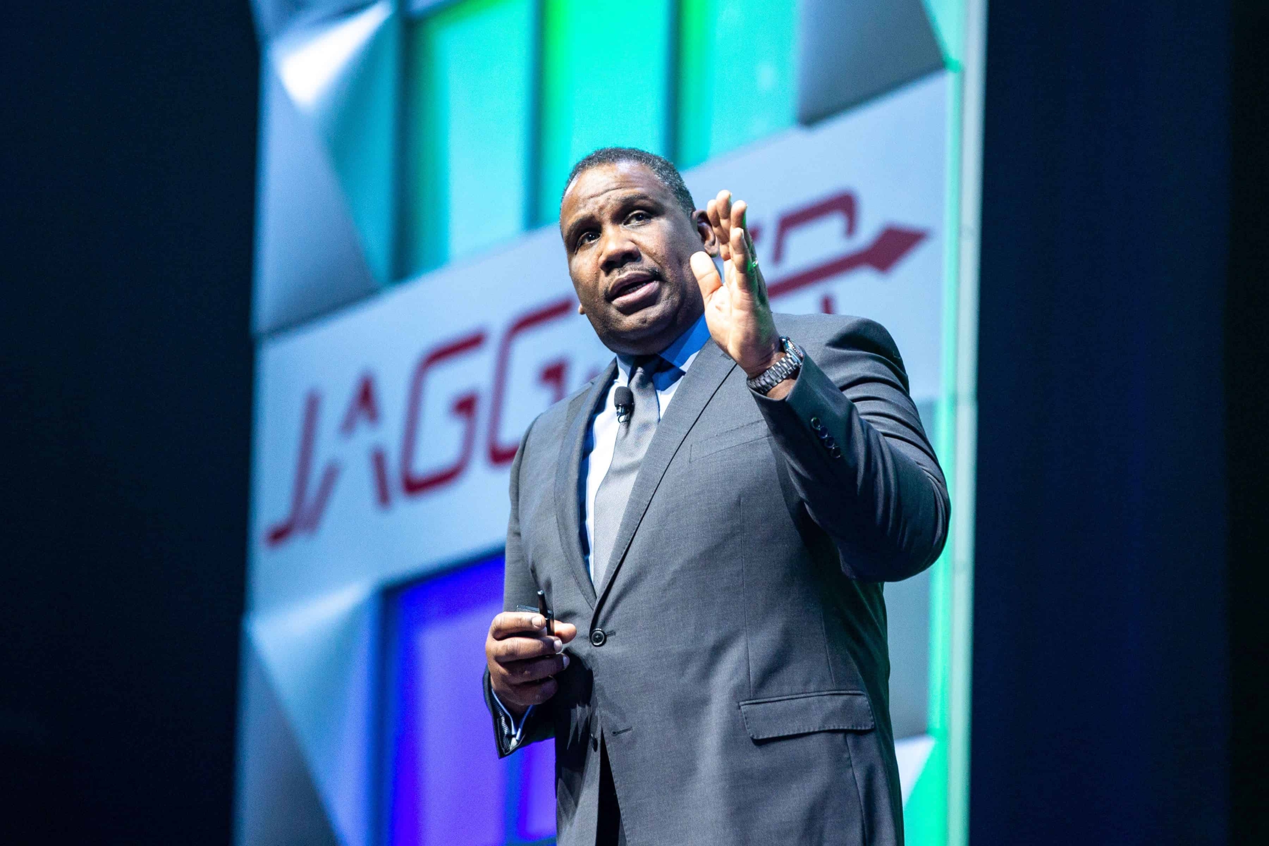How to Use Big Data Analytics to Drive Business Value in Procurement Forward